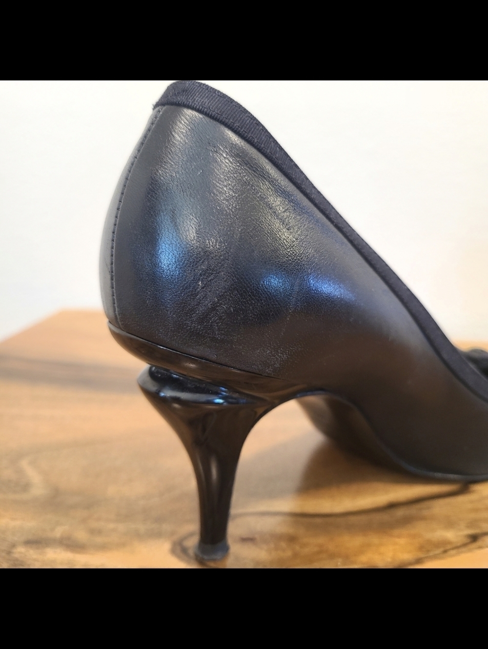 Chanel Black Leather Bow Cap Pump Heels - Picture 13 of 15